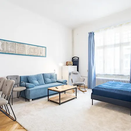 - Modern - Cozy - At River شقة بودابست