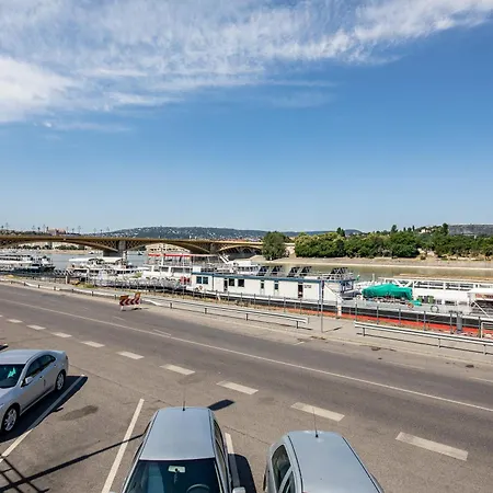 - Modern - Cozy - At River *