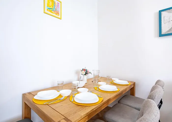 - Modern - Cozy - At River Apartament