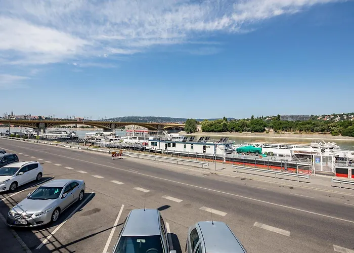 - Modern - Cozy - At River *